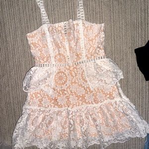 Showpiece Lace Dress